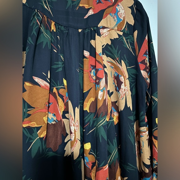 Dress - Picture 8 of 8